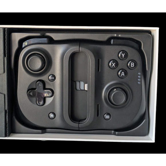 Razer Kishi RZ06 iOS Universal Gaming Controller Gamepad for iPhone Black - Picture 3 of 9